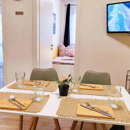 Apartment Gemuetliche Mit Balkon In *