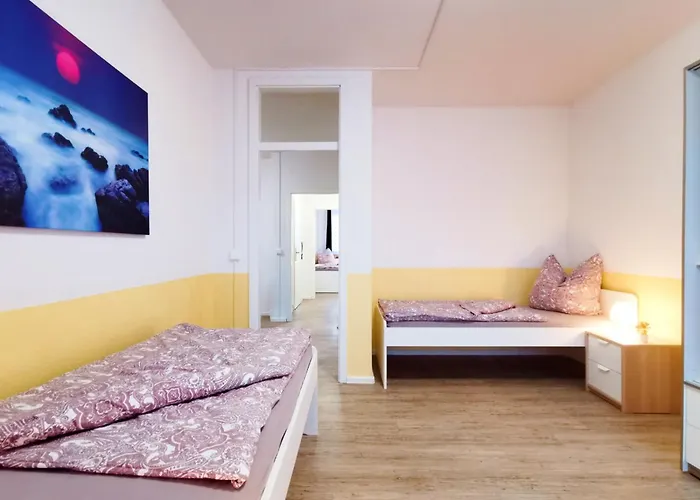 Apartment Gemuetliche Mit Balkon In Zwickau