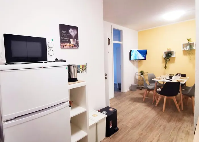 Apartment Gemuetliche Mit Balkon In