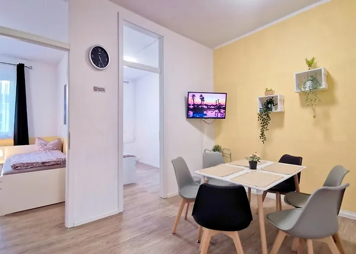 Gemuetliche Mit Balkon In Apartment *